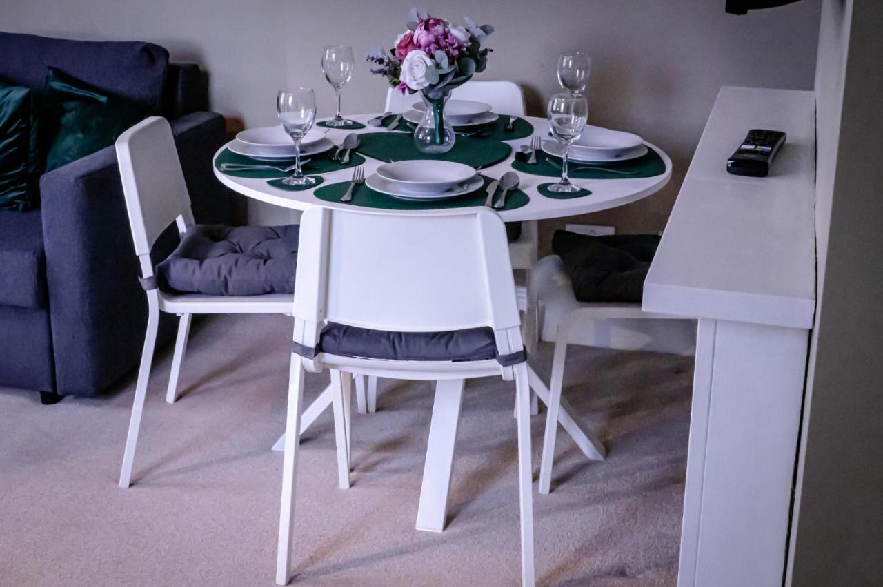 تشيستر Lord Street - 2 Beautiful Apartments - Sleep Up To 14 Guests - By Rework Accommodation المظهر الخارجي الصورة