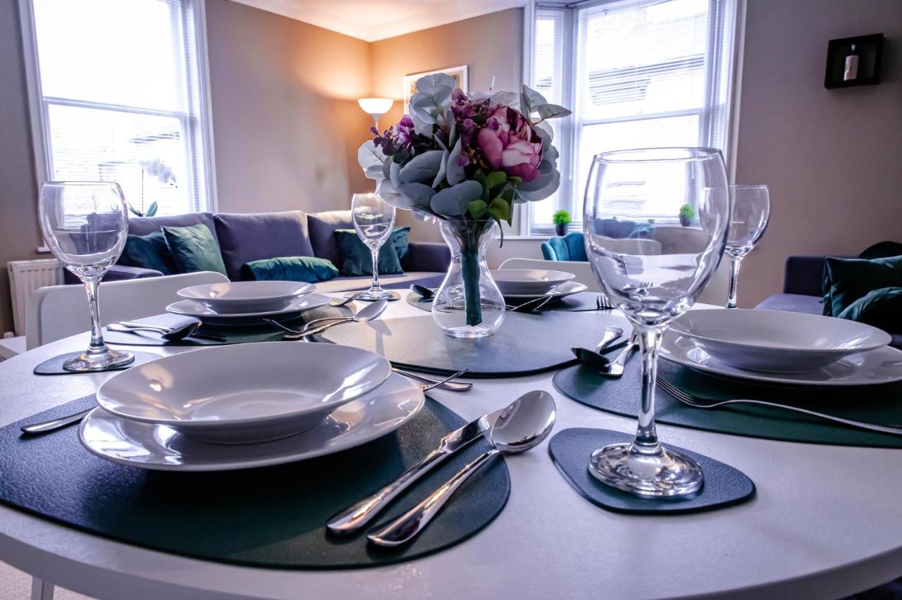 تشيستر Lord Street - 2 Beautiful Apartments - Sleep Up To 14 Guests - By Rework Accommodation المظهر الخارجي الصورة