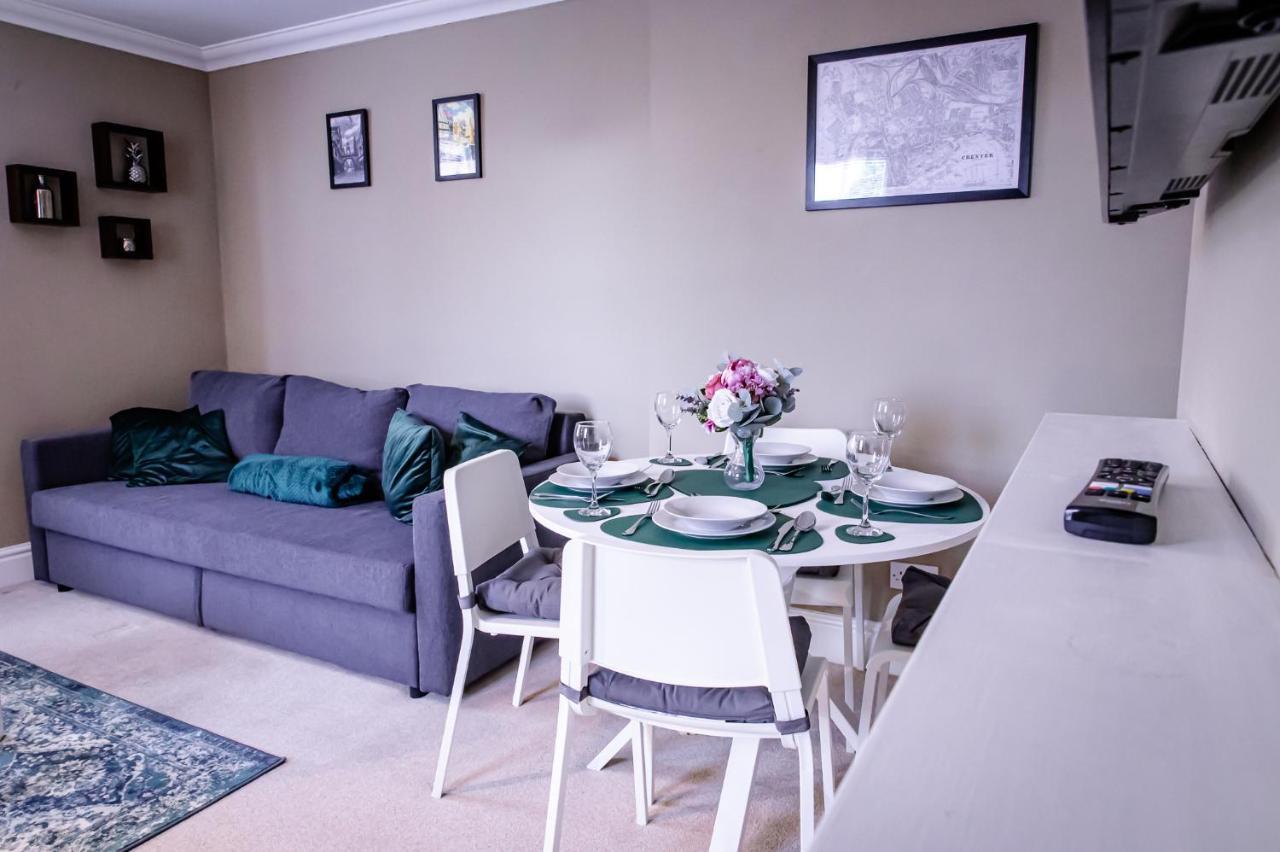 تشيستر Lord Street - 2 Beautiful Apartments - Sleep Up To 14 Guests - By Rework Accommodation المظهر الخارجي الصورة
