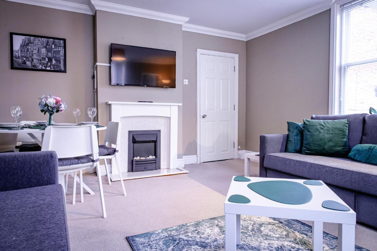 تشيستر Lord Street - 2 Beautiful Apartments - Sleep Up To 14 Guests - By Rework Accommodation المظهر الخارجي الصورة