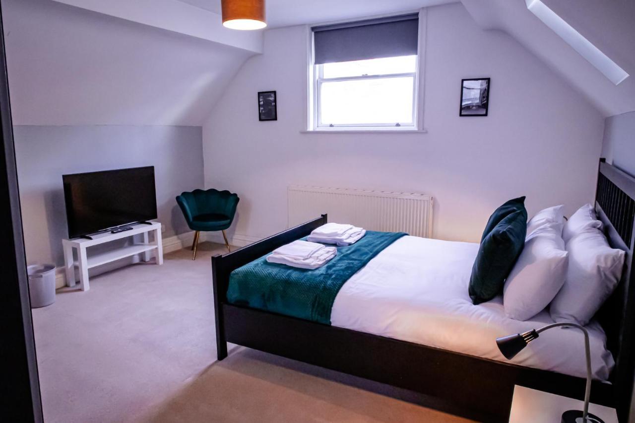 تشيستر Lord Street - 2 Beautiful Apartments - Sleep Up To 14 Guests - By Rework Accommodation المظهر الخارجي الصورة