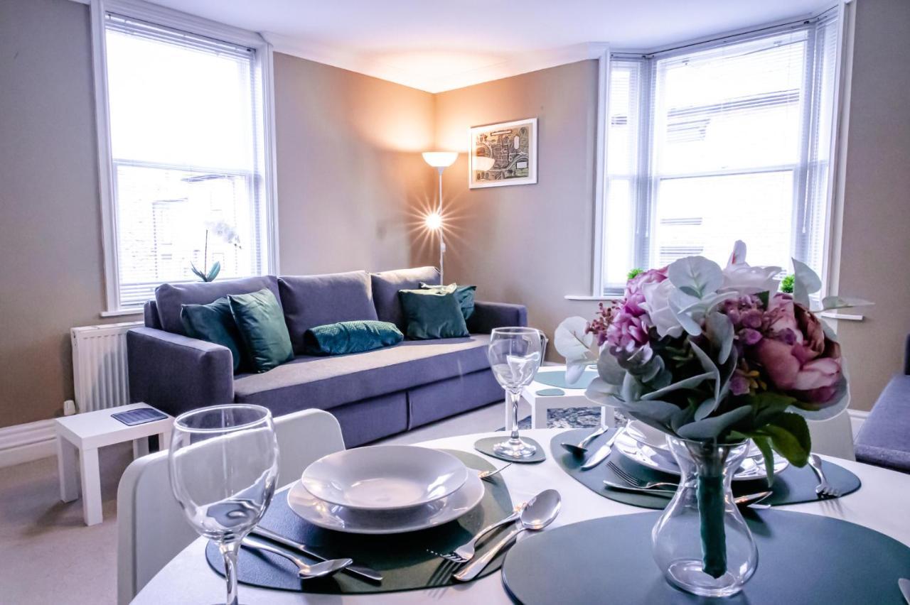 تشيستر Lord Street - 2 Beautiful Apartments - Sleep Up To 14 Guests - By Rework Accommodation المظهر الخارجي الصورة