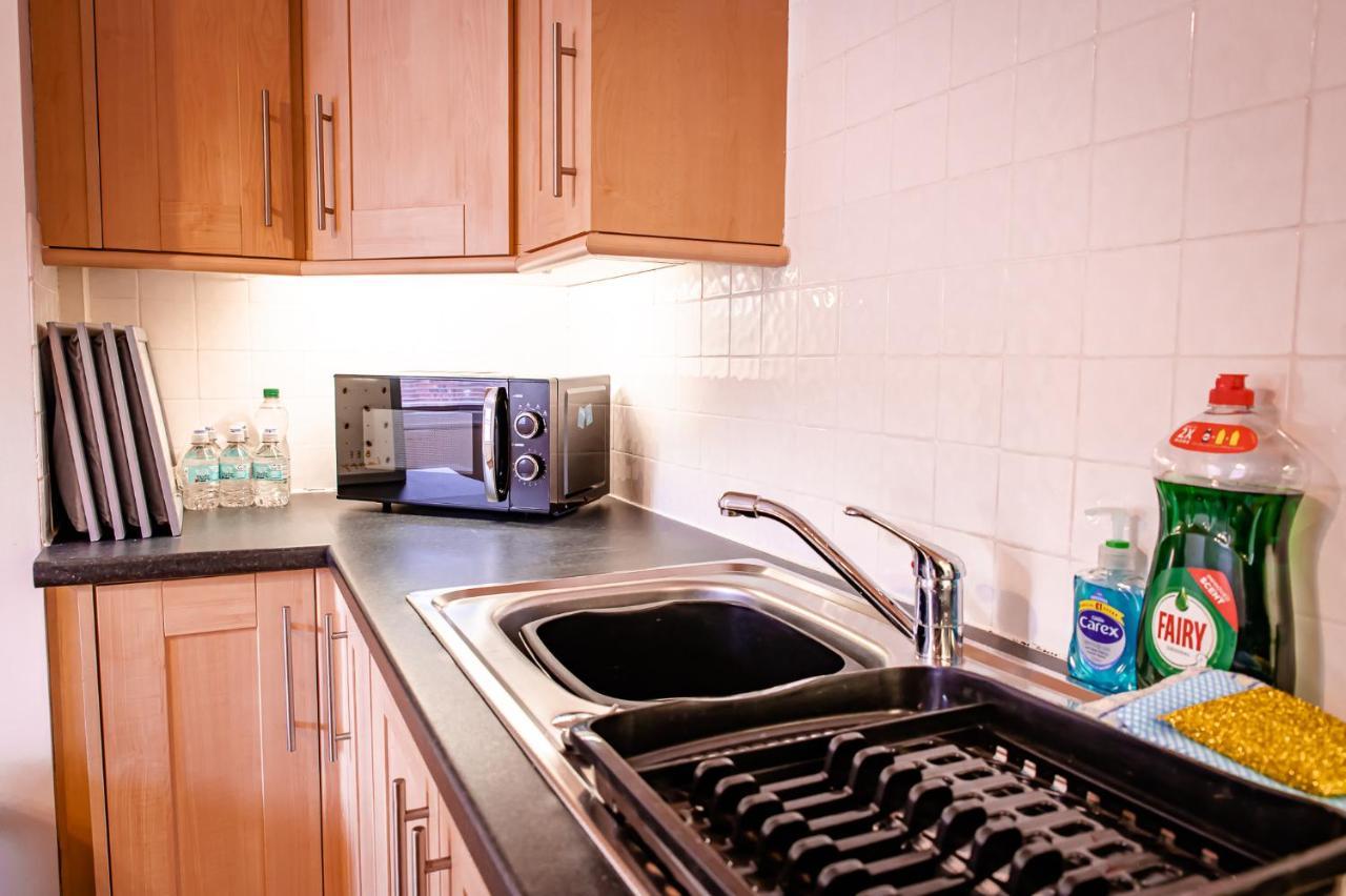 تشيستر Lord Street - 2 Beautiful Apartments - Sleep Up To 14 Guests - By Rework Accommodation المظهر الخارجي الصورة