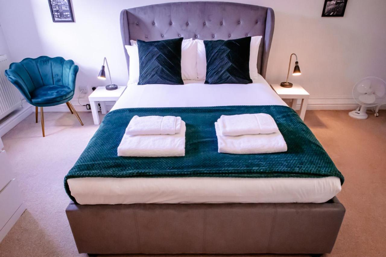 تشيستر Lord Street - 2 Beautiful Apartments - Sleep Up To 14 Guests - By Rework Accommodation المظهر الخارجي الصورة