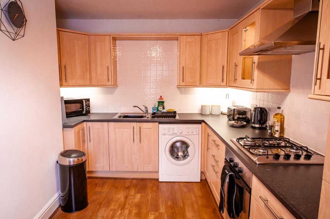 تشيستر Lord Street - 2 Beautiful Apartments - Sleep Up To 14 Guests - By Rework Accommodation المظهر الخارجي الصورة