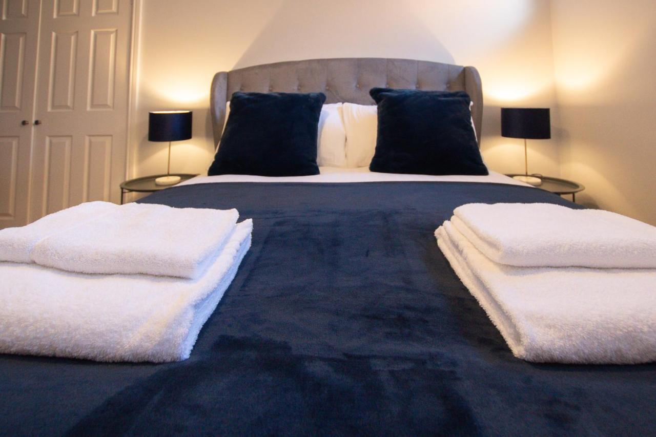 تشيستر Lord Street - 2 Beautiful Apartments - Sleep Up To 14 Guests - By Rework Accommodation المظهر الخارجي الصورة