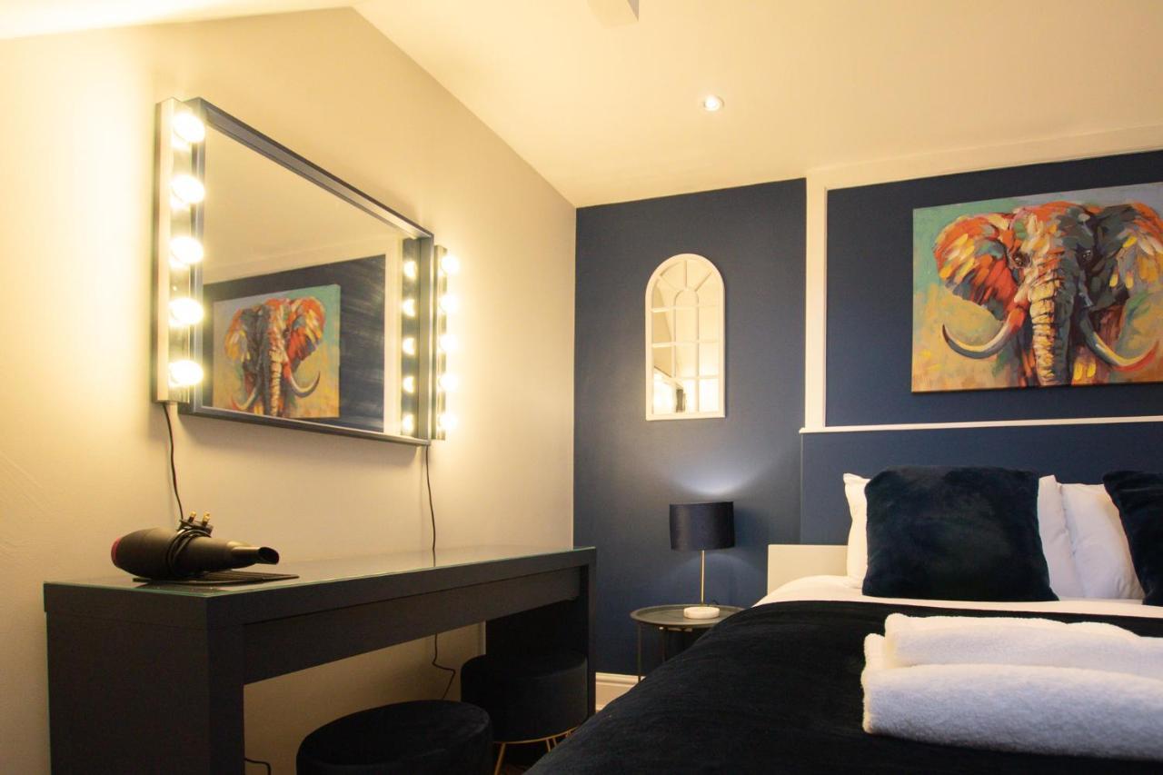 تشيستر Lord Street - 2 Beautiful Apartments - Sleep Up To 14 Guests - By Rework Accommodation المظهر الخارجي الصورة