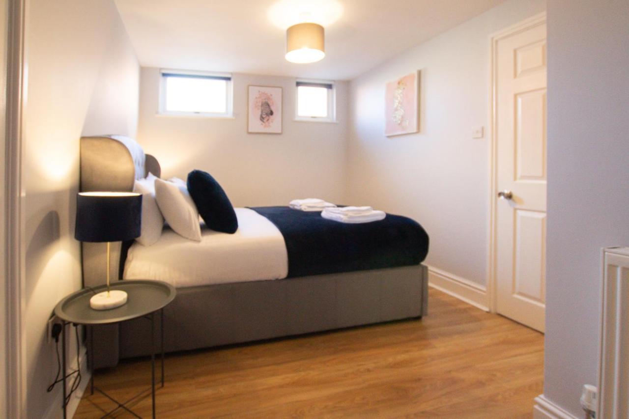 تشيستر Lord Street - 2 Beautiful Apartments - Sleep Up To 14 Guests - By Rework Accommodation المظهر الخارجي الصورة