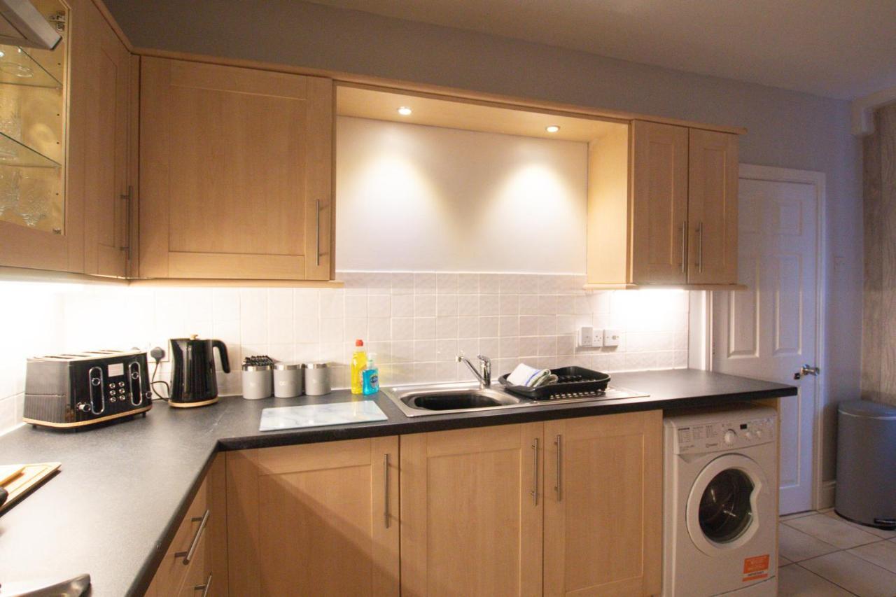 تشيستر Lord Street - 2 Beautiful Apartments - Sleep Up To 14 Guests - By Rework Accommodation المظهر الخارجي الصورة