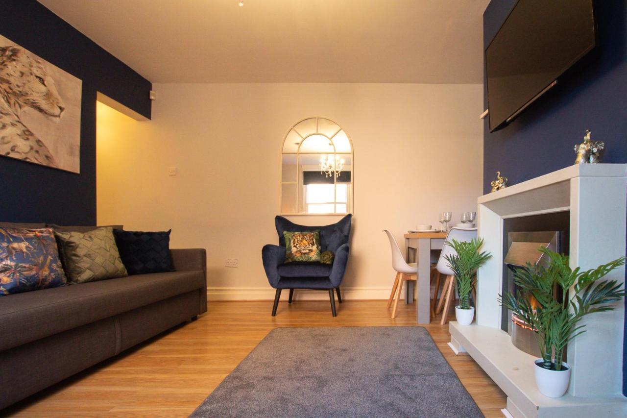 تشيستر Lord Street - 2 Beautiful Apartments - Sleep Up To 14 Guests - By Rework Accommodation المظهر الخارجي الصورة