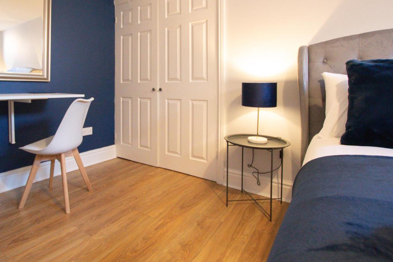 تشيستر Lord Street - 2 Beautiful Apartments - Sleep Up To 14 Guests - By Rework Accommodation المظهر الخارجي الصورة